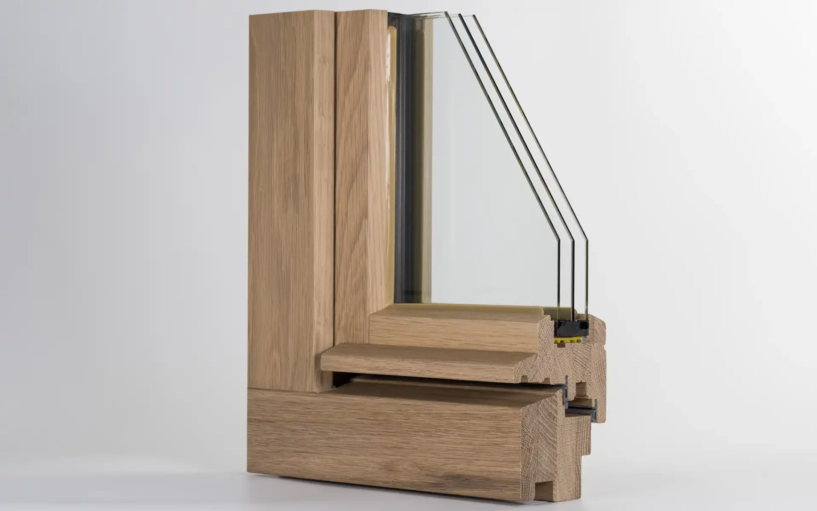 Querschnitt eines Aldra Holz-Fensters mit Dreifachverglasung