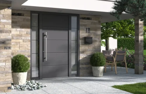 Aluminium Haustür mit zwei seitlichen Gläsern und in modernem Design
